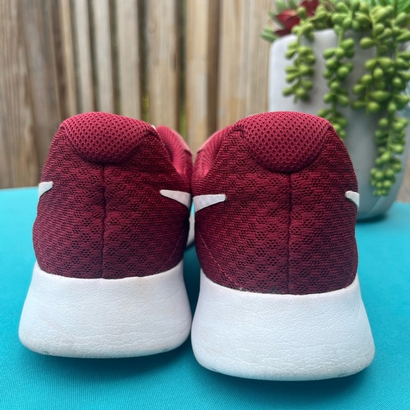 Nike Women’s Tanjun Running Sneakers size 7.5 - Picture 6 of 9